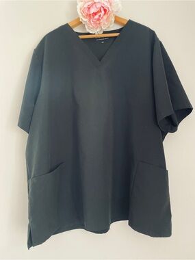 Mandala Black V-Neck Scrub Top 4XL Plus Size Medical Uniform 2-Pocket Hospital